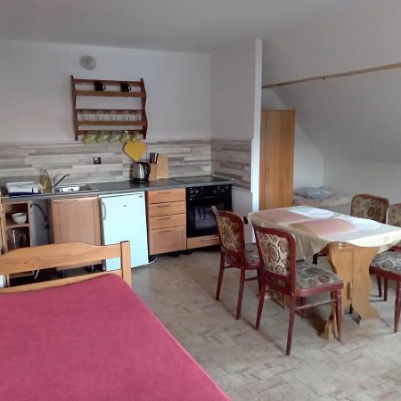 Apartman Police Nad Metuji Apartment Bagian luar foto