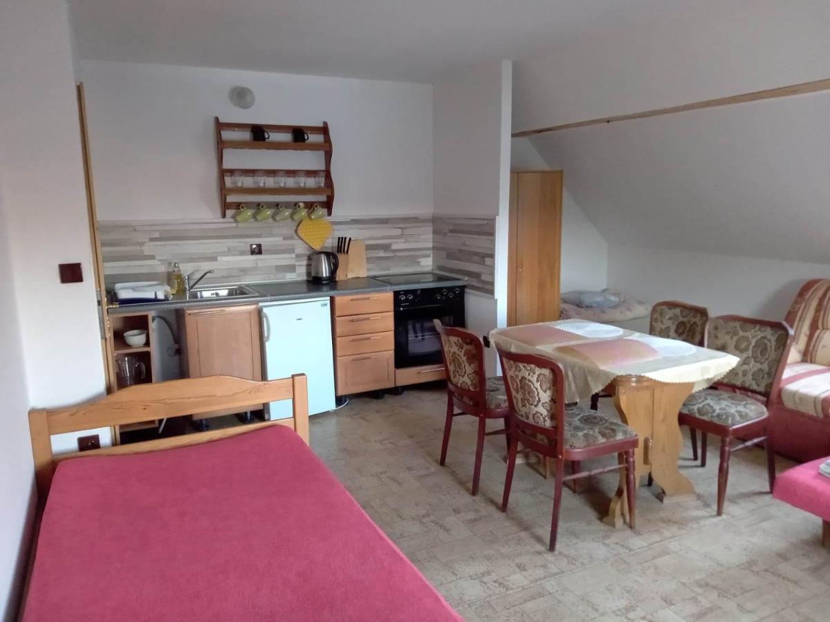 Apartman Police Nad Metuji Apartment Bagian luar foto