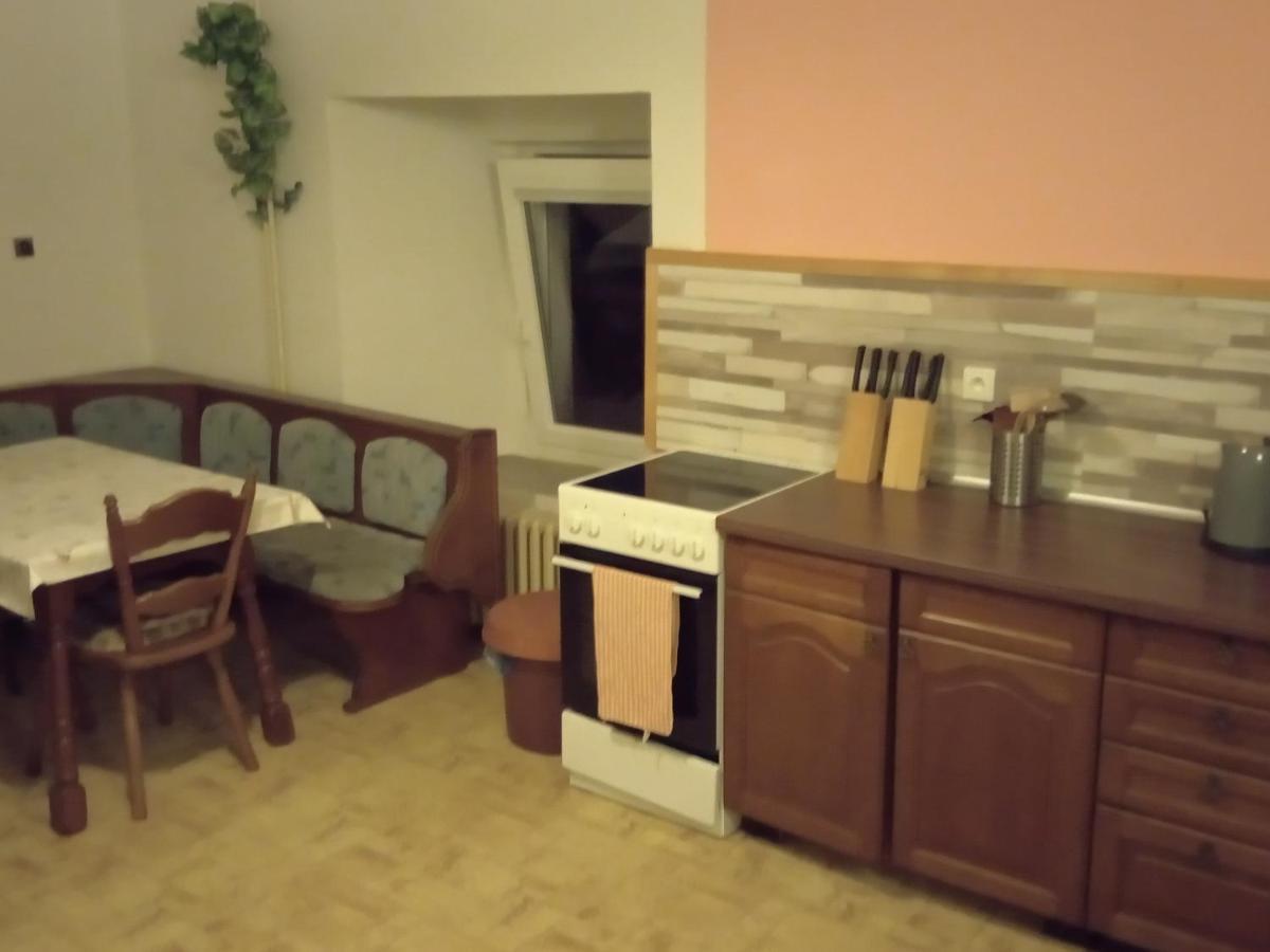 Apartman Police Nad Metuji Apartment Bagian luar foto